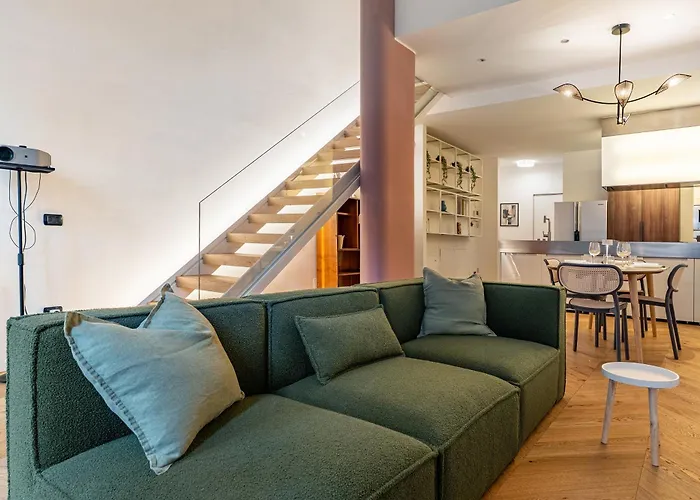 Lejlighed Modern Loft With Projector E Private Garden, Station Milano