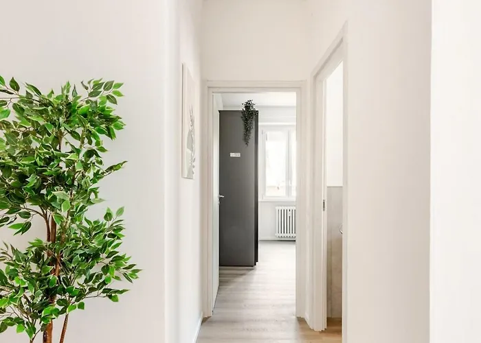 Moderno Vicino Metro M5 Apartamento *