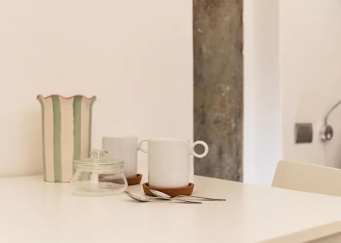 Youhosty - Monforte 13 Apartman