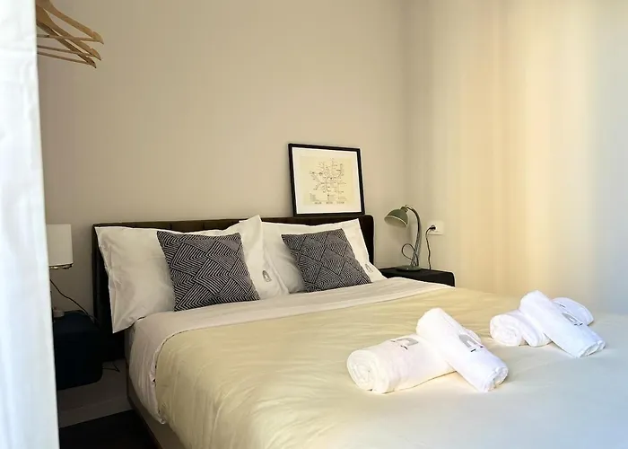 Designer Apartment, Entire Home, 2 Bathrooms, For Families, Groups Lejlighed Milano