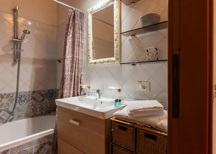 Characteristic 2 Double Bedroom