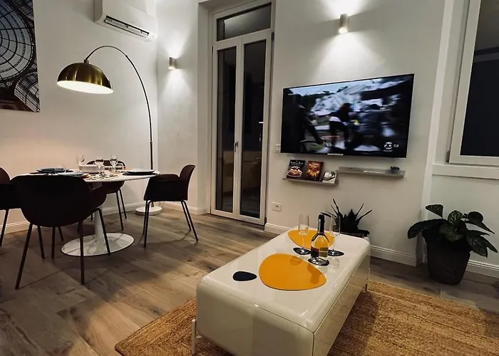 Premium Duomo Metro1, Comolake Trains11 מילאנו