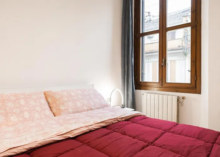 Near Station And Porta Venezia Apartment Milan