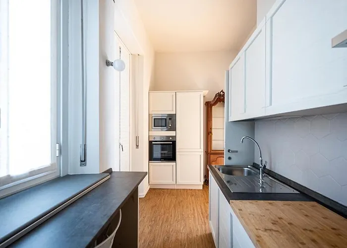 Appartement Elegant 3br 15 Min Walk To The Duomo, 2 Min To Sempione Milan