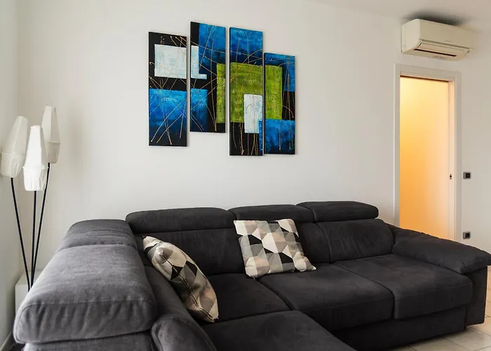 Youhosty-mezzofanti 24 Milan