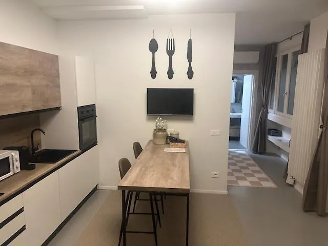 Apartament V15 *