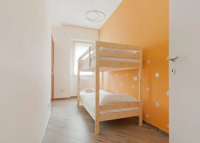 Guesthost - Lovely Flat Near Frattini M4 Apartament Mediolan
