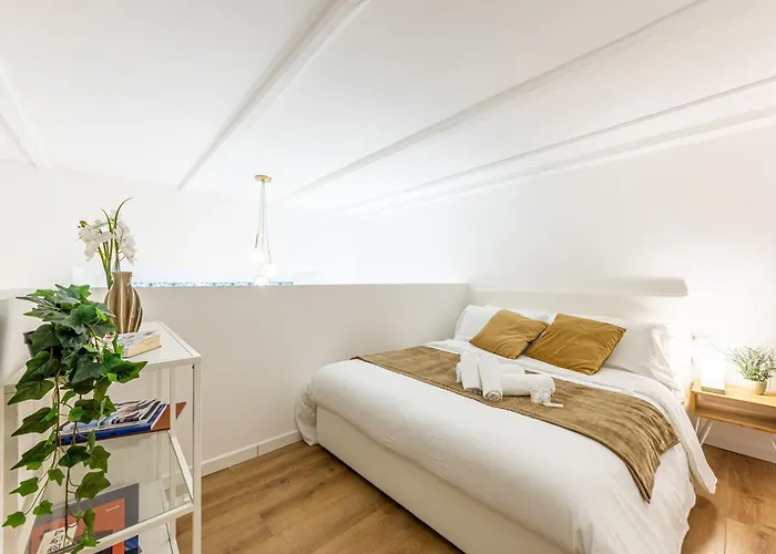 Colonna Lovely Loft - 10 Min Duomo - Buonarroti M1 * מילאנו
