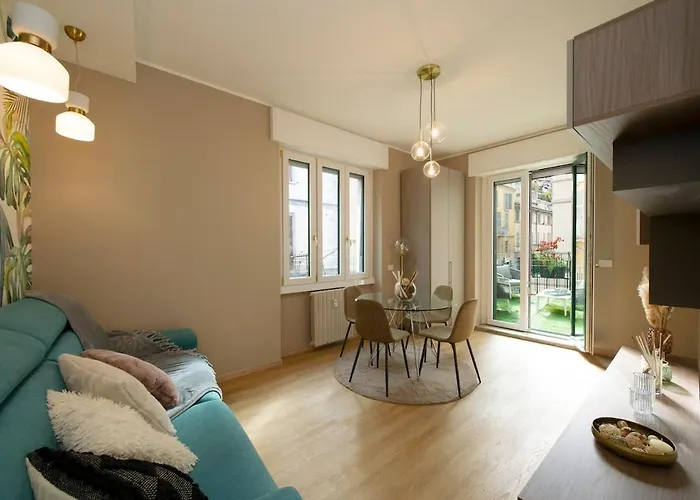 Stylish With Private Terrace & 2 Baths Apartmán