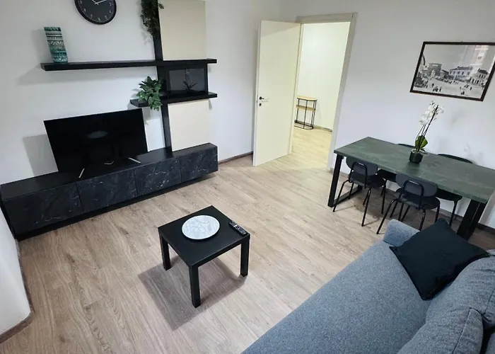 Апартаменты Corner House