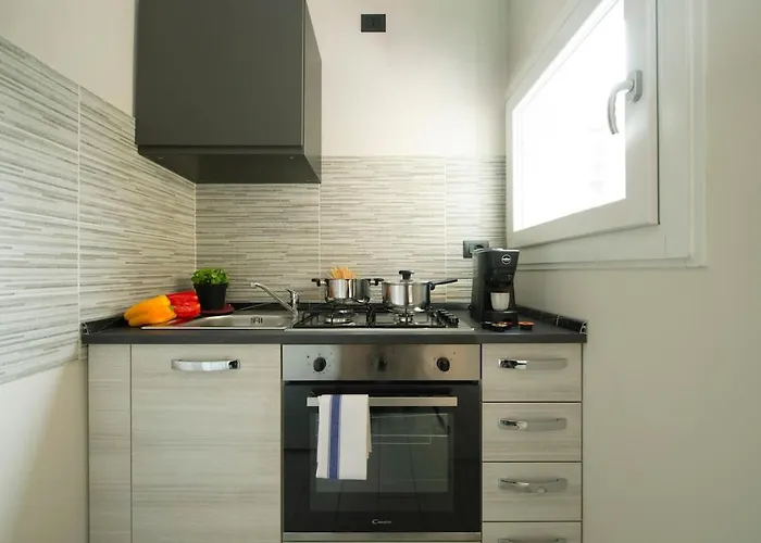 Monolocale X 2 Con Balcone E Cucina - Famagosta * Milánó