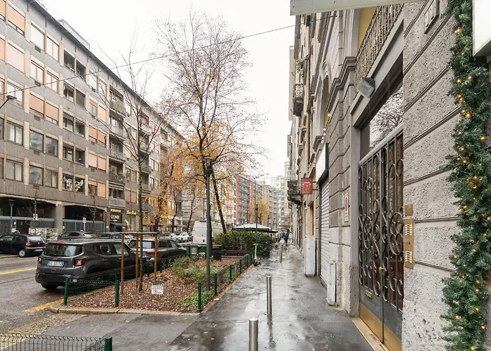 Guesthost - Bright Flat Near Stazione ميلان