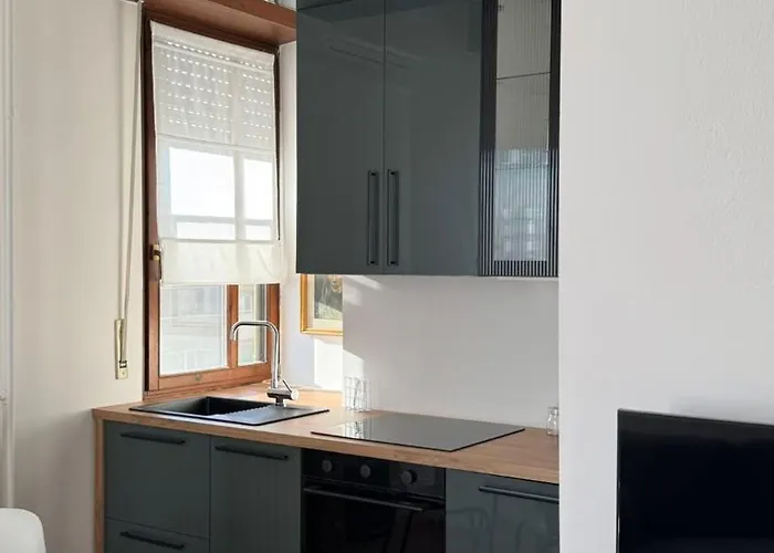 Modern And Bright Two-room Above The M3 Metro מילאנו