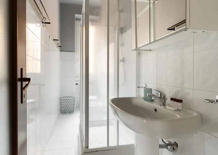 شقة Guesthost - Morazzone Bright And Cozy Design Flat