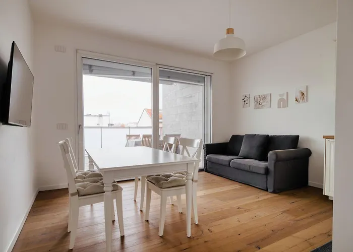 Апартаменты Just Urban - Bright 2br With Terrace 10 Min M4 To Duomo Милан