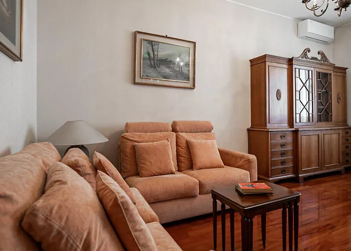 Italianway Easy - Strambio 8 * Milán