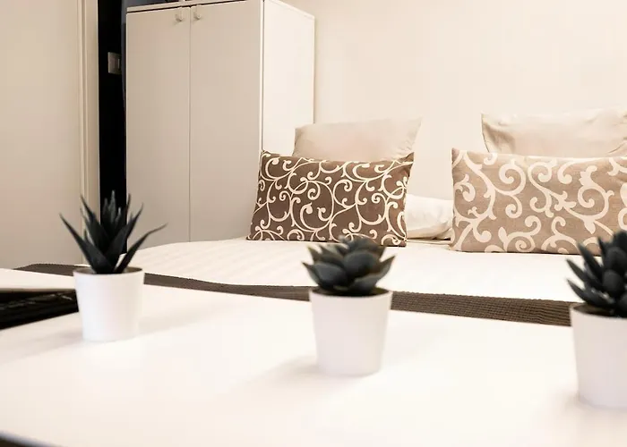 Apartman Isola Loft 5 Minutes Walk From Garibaldi Station *
