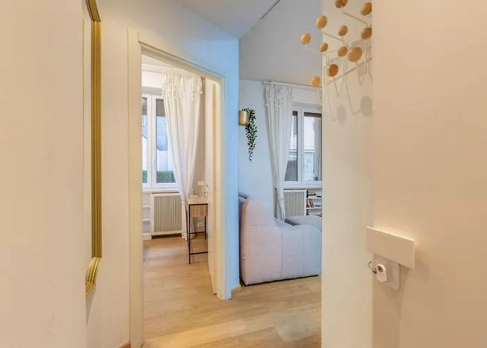 Apartment Cenacolo, Corso Magenta, Milan's Historic Center Mailand