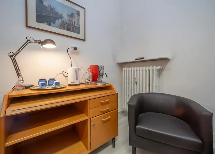 Comfortable And Quiet Near M4 Metro Apartment *