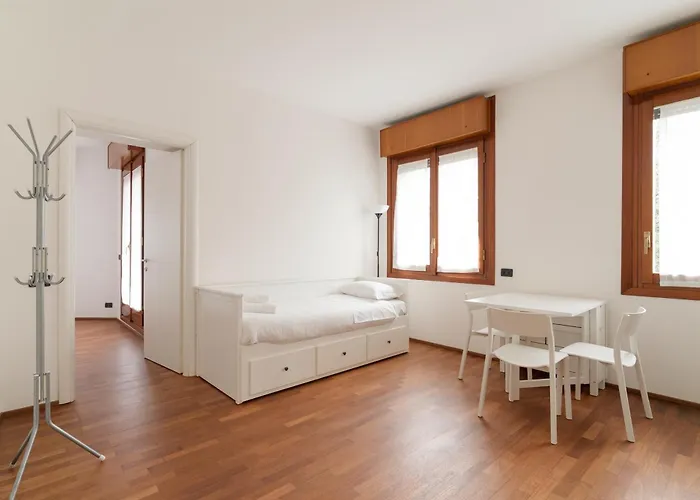 Guesthost - Cozy In Citta Studi Milan