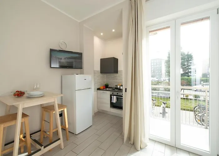 Monolocale X 2 Con Balcone E Cucina - Famagosta Apartman *