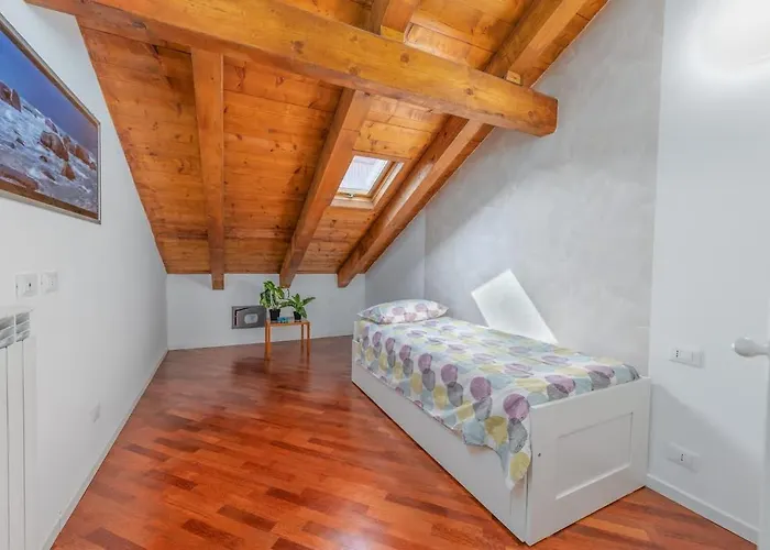 Homey Grandeur - Spacious With Terrace & Wi-fi * מילאנו