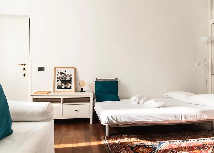 Youhosty - Ticinese Wood 60 Apartment Milan