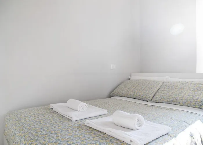 Navigli - Leo Brothers - Tibaldi 14 * Milano