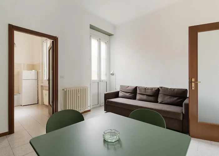 Guesthost - Morazzone Bright And Cozy Design Flat شقة *