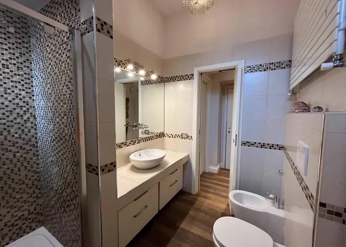 Chandelier - Center Apartman Milánó