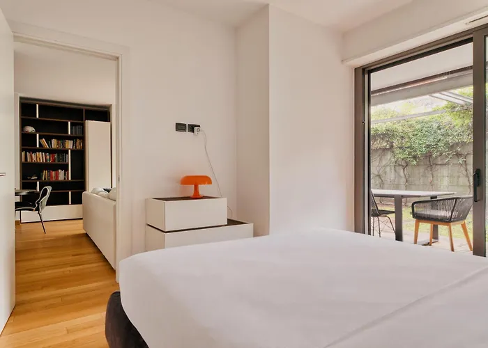 Hostmate - - Ulpio Traiano *