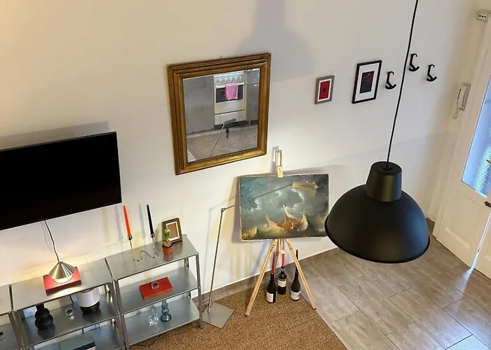 Bollicina In The Hart Of Navigli - Private Garage Apartment