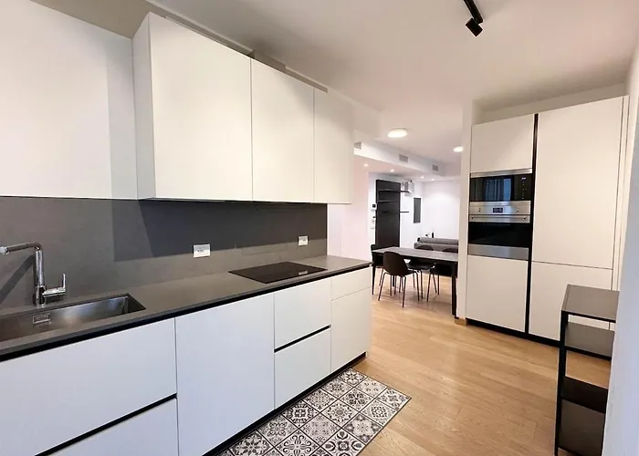 דירה Luxury With Panoramic Terrace And Skyline View