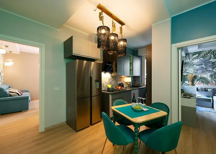 Stylish With Private Terrace & 2 Baths Apartmán
