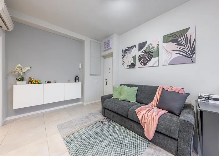 Navigli Bilocale Moderno Con Balcone Sul Giardino Apartmán Milán