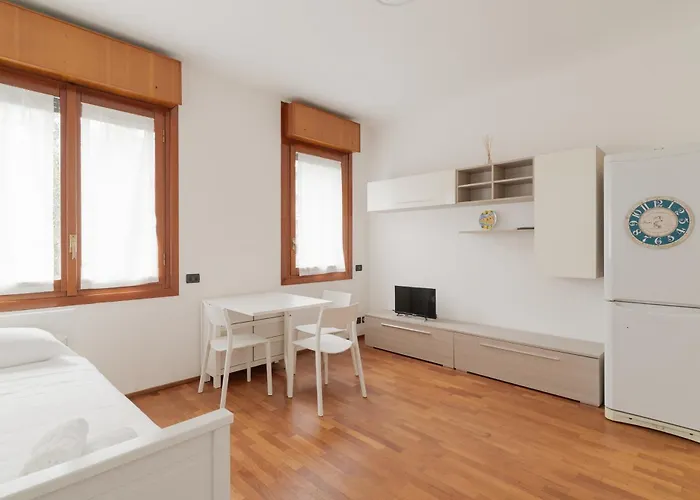Guesthost - Cozy In Citta Studi * Milan