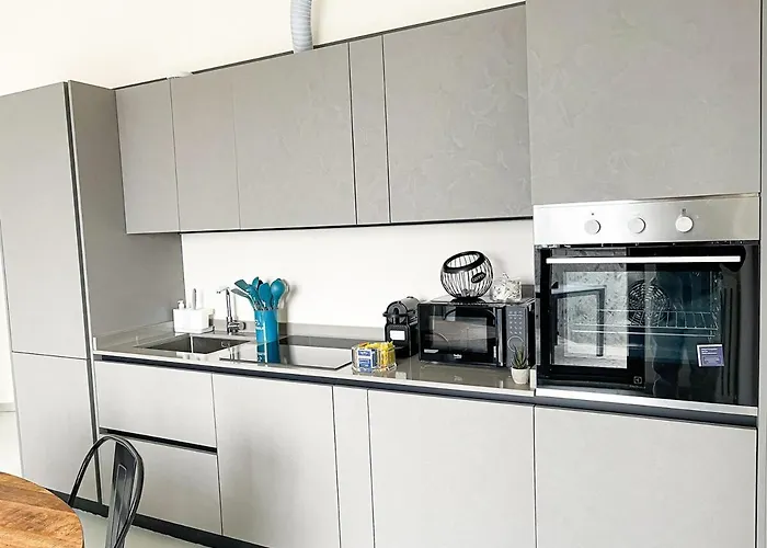 Luxury Elegant Penthouse 2 Bedrooms, 2 Bathrooms Appartamento