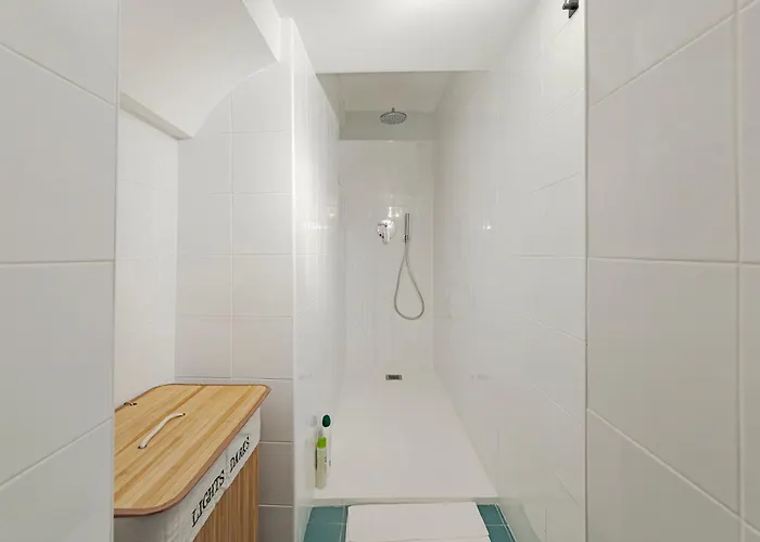 Commenda 33 * Milão