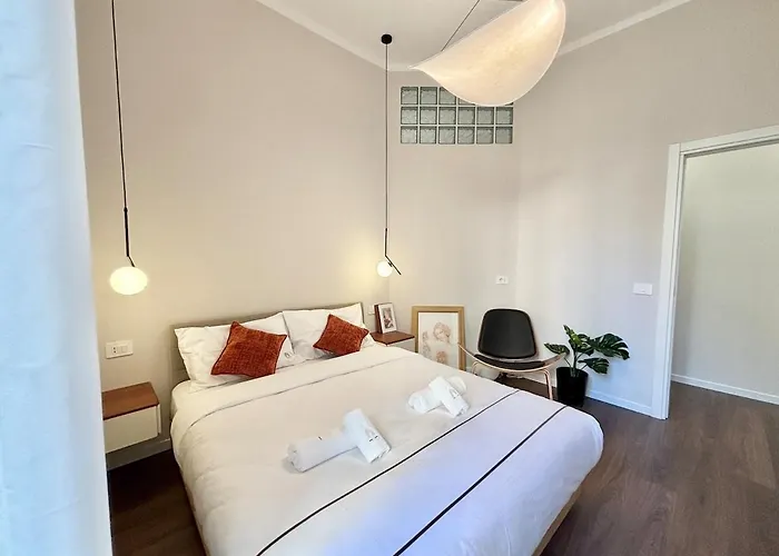 Lejlighed Designer Apartment, Entire Home, 2 Bathrooms, For Families, Groups *