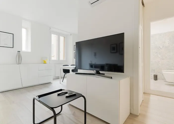 شقة Guesthost - Bright Flat Near Stazione