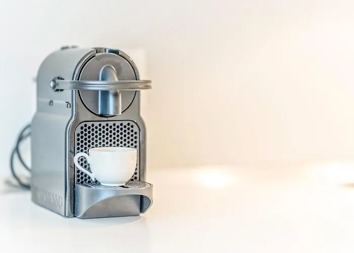 Luminoso E Ristrutturato Con Doppio Balcone E Wifi