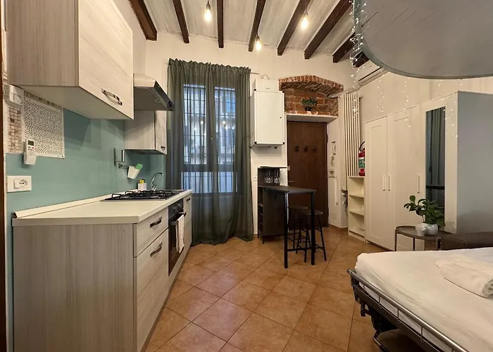 Cosy Navigli Haven - 15 Minutes From Duomo *