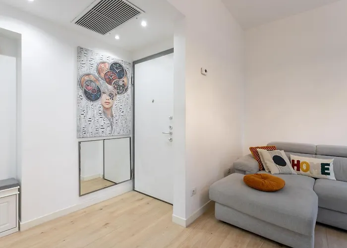 Bartolini Modern 2 Bedrooms By Halldis