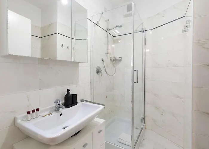 Stylish Flat In Nolo District By Metro Rovereto *