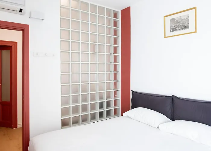 Characteristic One Bedroom Columns Of San Lorenzo Appartement