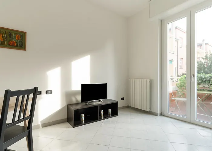Apartment Guesthost - Cozy Near San Siro Milan