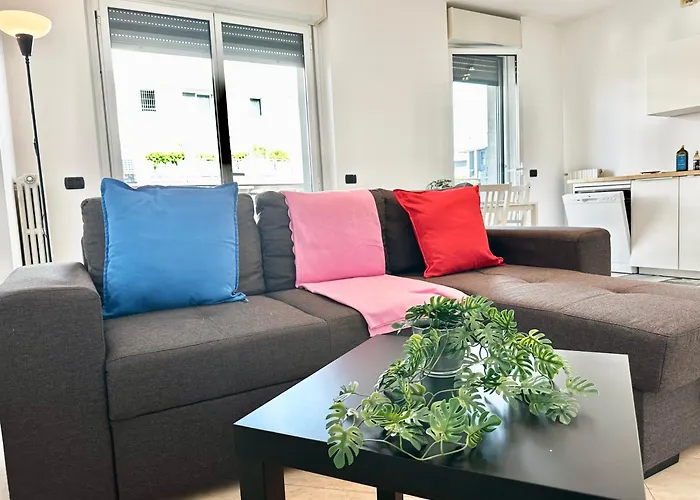 Apartment Peaceful Oasis With Balcony And Parking,