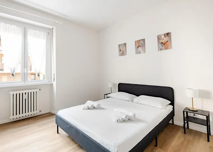 Moderno Vicino Metro M5 Apartamento