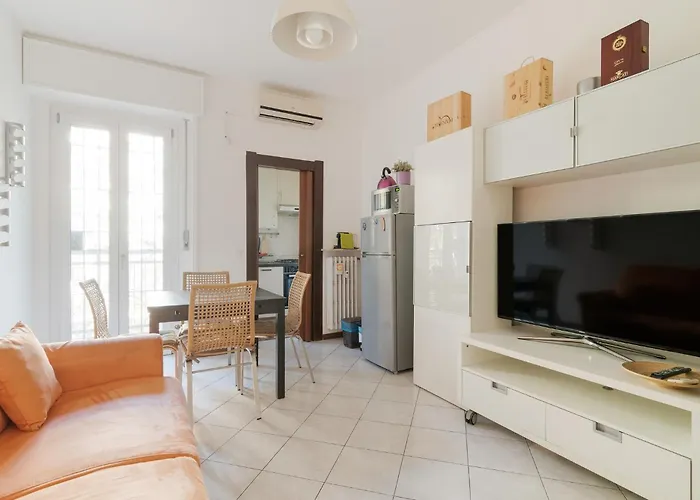 Guesthost - Bright Comfy Милан