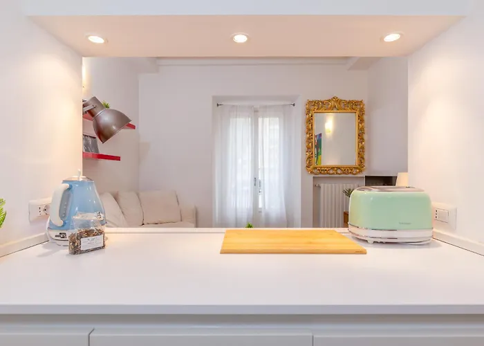 Apartment Modern One-bedroom Flat Near Corso *